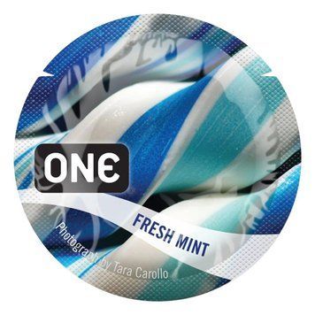 Ароматизированный презерватив ONE FlavorWaves Fresh Mint, 1 шт, ярко-синий, запах мяты 2338479802 фото